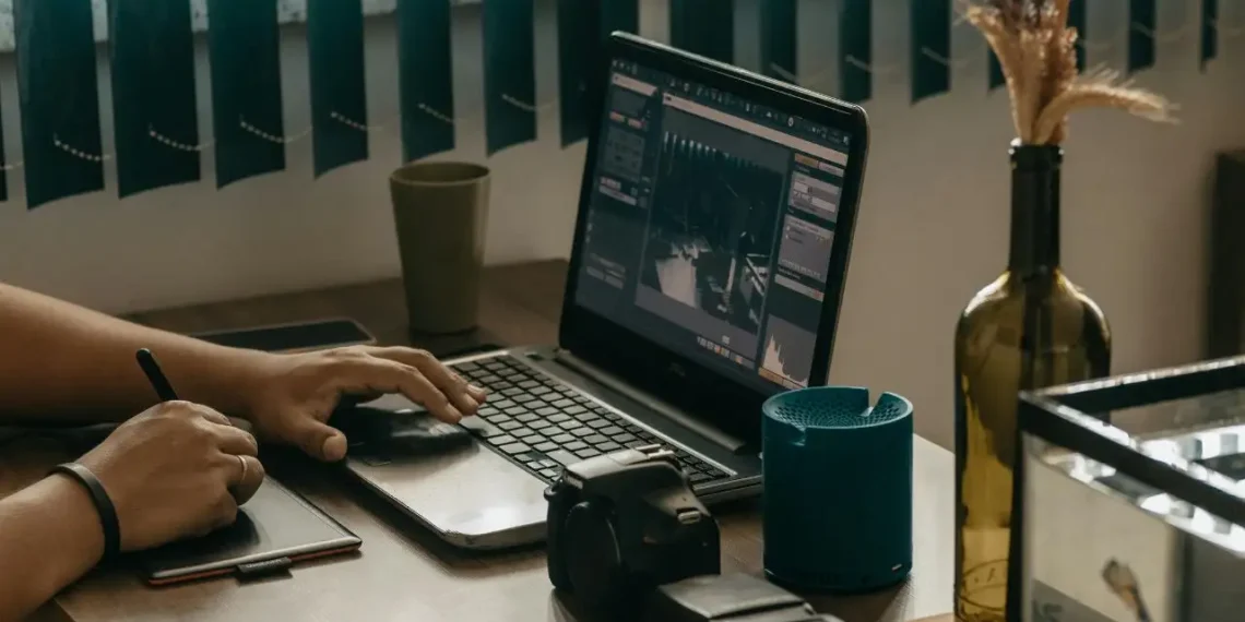 Most Canadian Employees Prefer Hybrid Work, Survey Shows