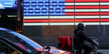 U.S. Worker Productivity Hits Two-Year High While AI Investment Accelerates