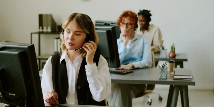 Number Of U.S. Workers Planning To Change Jobs Plummets, Monster Reports