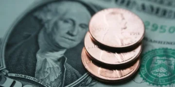 U.S. Wages Rose 18%, but Inflation Made Most Workers Poorer