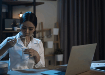 The Workday Is Breaking Apart — Microshifting Will Redefine Work-Life Balance In 2026