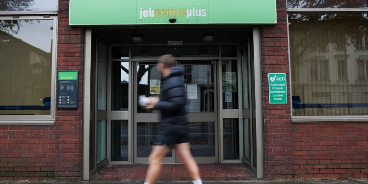U.K. Unemployment To Hit Highest 11-Year High, Think Tank Warns