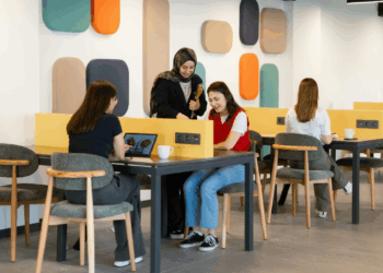 Coworking Spaces vs. Traditional Offices Pros & Cons