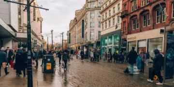 Mid-Sized Cities Lead UK Productivity While National Growth Stalls