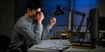 71% of Desk Workers Say Eye Strain Is Hurting Their Productivity