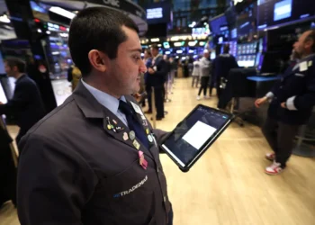 Goldman Sachs Raises Recession Odds To 25%, Warns U.S. Economy Is Slipping As Jobs Slow