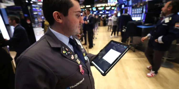 Goldman Sachs Raises Recession Odds To 25%, Warns U.S. Economy Is Slipping As Jobs Slow