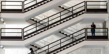 Italy’s Female Employment Stalls At 53%, Threatening Economic Growth And Workforce Stability