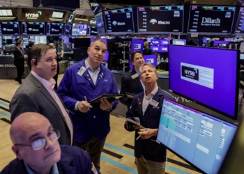 U.S. Jobs Outlook Weakens As War, Inflation, And AI Pressures Collide