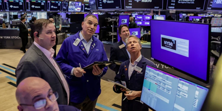 U.S. Jobs Outlook Weakens As War, Inflation, And AI Pressures Collide