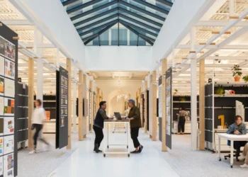 AI Is Expanding Job Roles — And What People Need From Workplace Designs