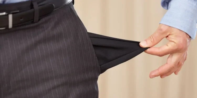 Salesforce Cuts Raises for Leaders and Bets on Stock to Drive Performance