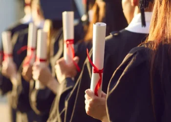 9 In 10 College Students and Graduates Are Confident Their Degree Will Get Them a Job