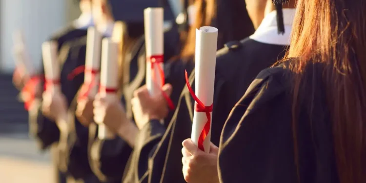 9 In 10 College Students and Graduates Are Confident Their Degree Will Get Them a Job