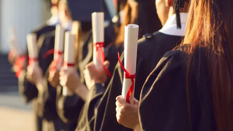 9 In 10 College Students and Graduates Are Confident Their Degree Will Get Them a Job