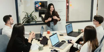 Organizational Behavior Expert Makes The Case For A “Meeting Doomsday”