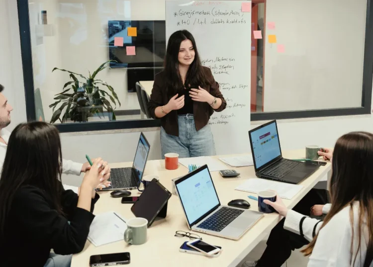 Organizational Behavior Expert Makes The Case For A &ldquo;Meeting Doomsday&rdquo;