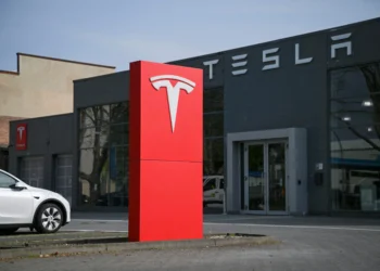 Tesla Adds 1,000 Jobs In Germany, Eyes Hundreds More To Lift Output 20% At Berlin Gigafactory