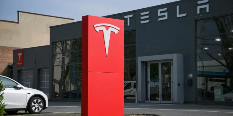 Tesla Adds 1,000 Jobs In Germany, Eyes Hundreds More To Lift Output 20% At Berlin Gigafactory