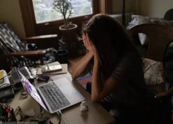 AI Use At Work Is Frying Our Brains &mdash; Neuroscience Experts Explain How Leaders Can Help