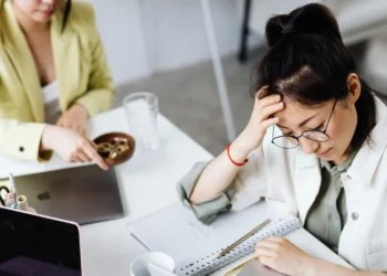 Job Seekers Chase Entry-Level Roles While Employers Seek Specialists