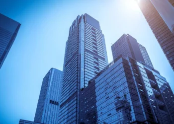 Commercial Property Prices Rise 2.1% as Investors Stay Active Despite Uncertainty