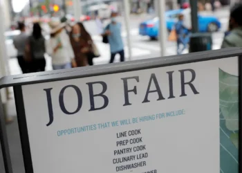 &ldquo;Low-Hire, Low-Fire&rdquo; U.S. Economy Holds As External Risks Mount