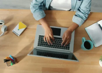 Nearly Half of Job Seekers Admit to &ldquo;Spray and Pray&rdquo; Job Applications