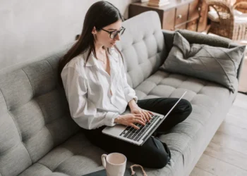 Remote Work Holds Strong as Only 4% of Workers Want Full-Time Office