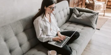 Remote Work Holds Strong as Only 4% of Workers Want Full-Time Office