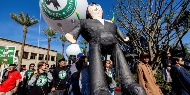 UN Experts Say Starbucks May Be Violating International Law With Alleged Anti-Union Campaign
