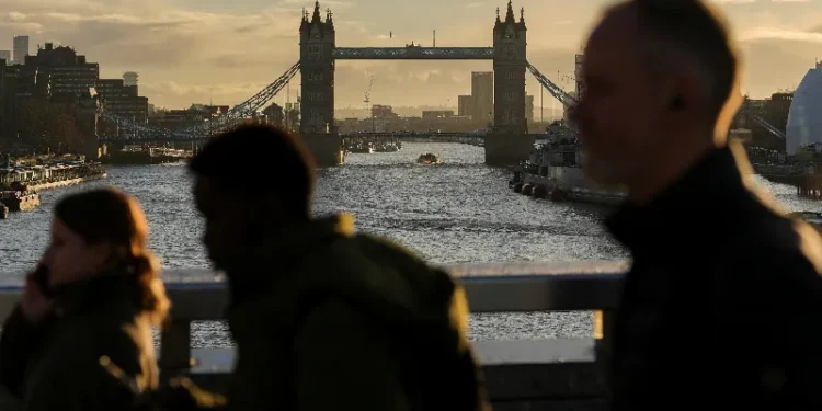 U.K. Payrolls Post Biggest Drop Since 2020 As Employers Pull Back On Hiring