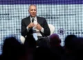 HSBC Tells Workers Not To Fight AI While Admitting It's Destroying Banking Jobs