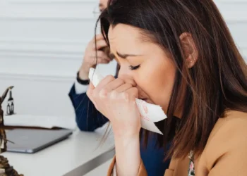 87% Of Americans Who Cry At Work Hide It. Researchers Are Calling It "Cry Masking"