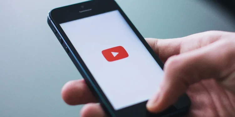 Gen Z Is Getting Career Advice From Instagram And YouTube — But Much Of It Is Backfiring
