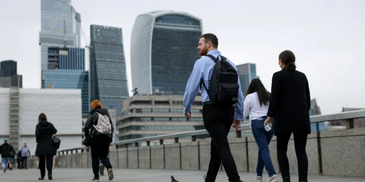 U.K. Employers Plan Significantly Smaller Raises For 2027