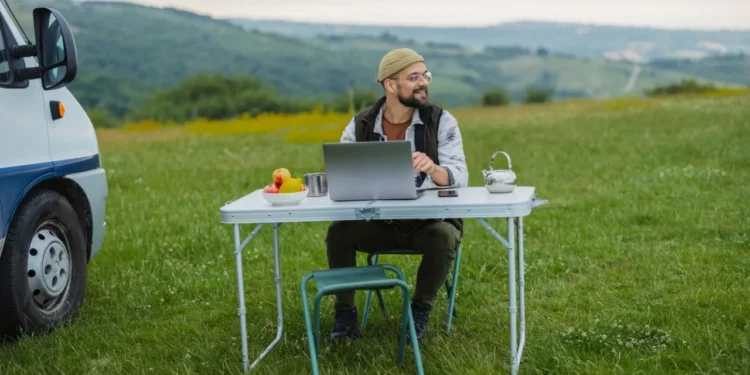 Remote Jobs Are Increasingly Going to Experienced Workers, Leaving New Graduates Behind