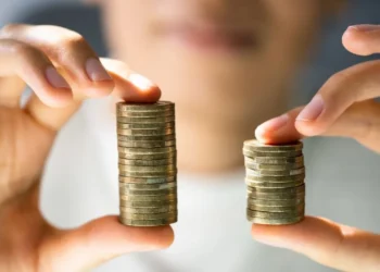 U.K. Pay Growth Shows Little Movement Despite Minimum Wage Increase