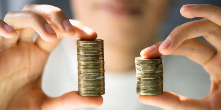U.K. Pay Growth Shows Little Movement Despite Minimum Wage Increase