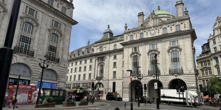 U.K. Vacancies Hit A Five-Year Low: Here&rsquo;s How Job Seekers Can Enter The Hidden Job Market
