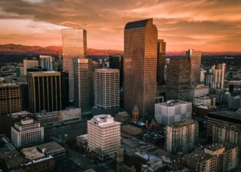 Denver Office Market Posts Best Quarter In 4 Years As Companies Take More Space