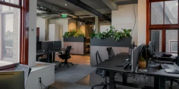 Dutch Commercial Real Estate Investment Climbs 36% As Office Market Rebounds