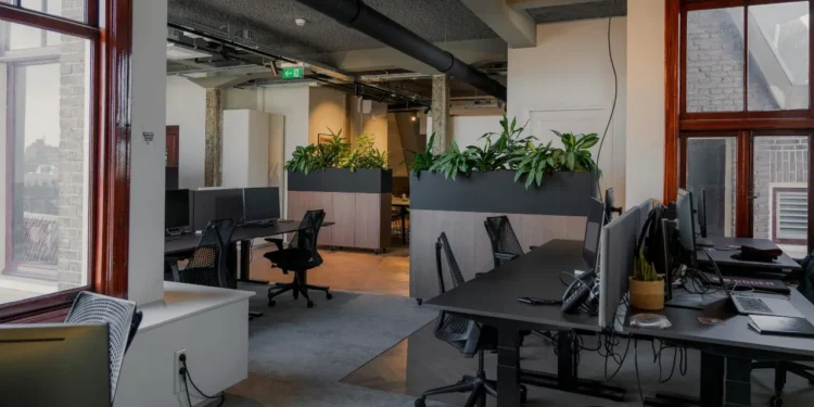 Dutch Commercial Real Estate Investment Climbs 36% As Office Market Rebounds