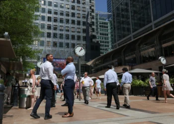 U.K. Delays Labor Market Survey Overhaul To 2027 After Years Of Data Problems