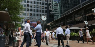 U.K. Delays Labor Market Survey Overhaul To 2027 After Years Of Data Problems
