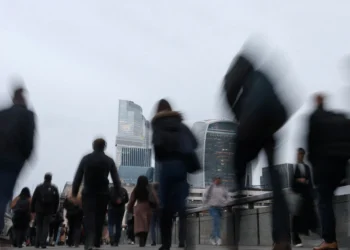 U.K. Payrolls Fall For Sixth Straight Month As Job Vacancies Hit Five-Year Low
