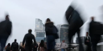 U.K. Payrolls Fall For Sixth Straight Month As Job Vacancies Hit Five-Year Low