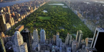 Manhattan Office Market Surges As July Leasing Climbs 39% Above Normal Levels