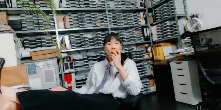 How “Fake Busy” Work Is Inflating Productivity Metrics Across Offices