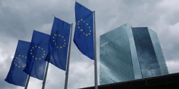 Euro Zone Labor Costs Rise 3.1%, Wage Growth Continues To Moderate